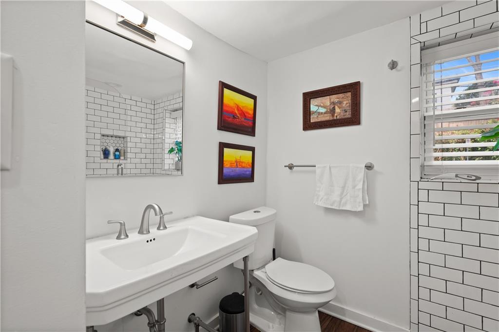 880 Saint Charles Avenue NE Unit 9