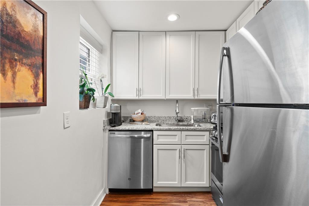 880 Saint Charles Avenue NE Unit 9