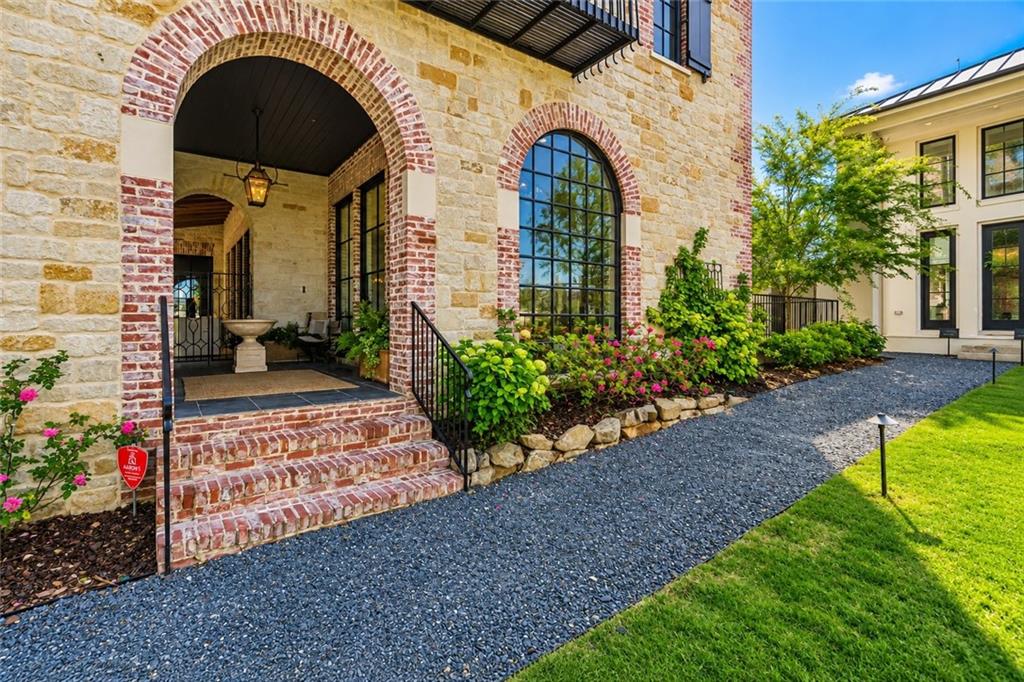 290 Guild Lane