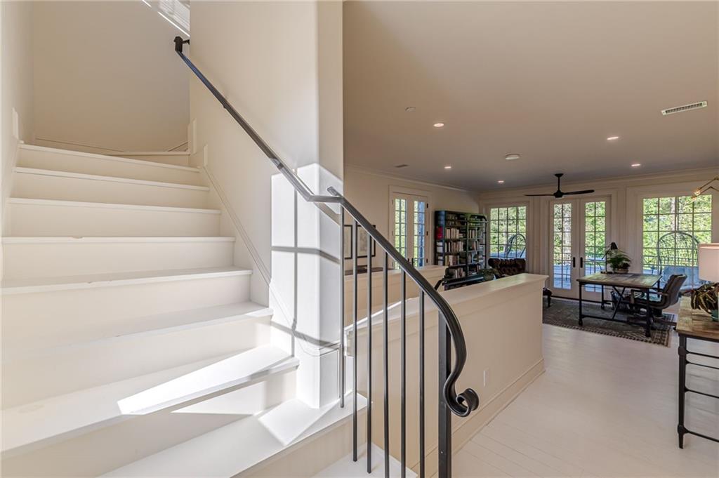 290 Guild Lane