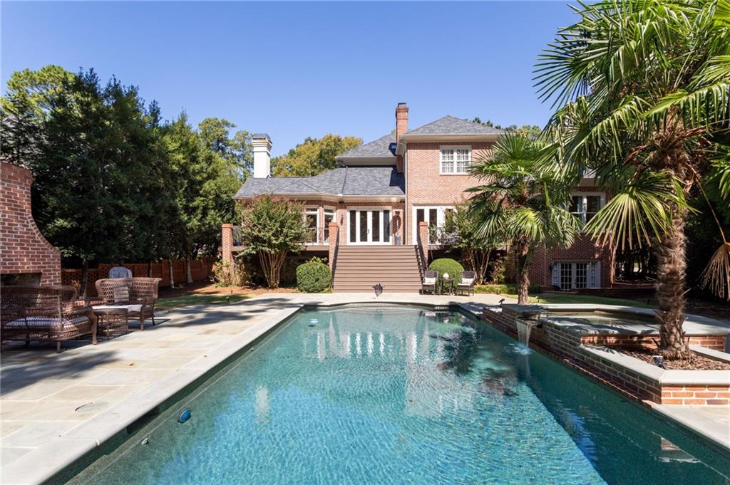 134 Blackland Road NW