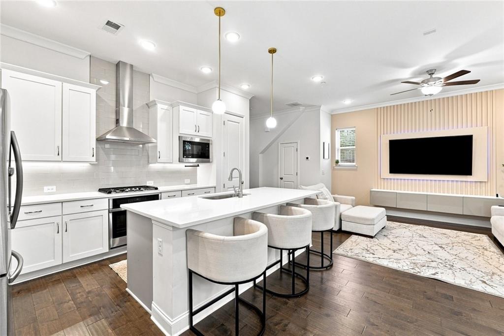 100 Bastille Way