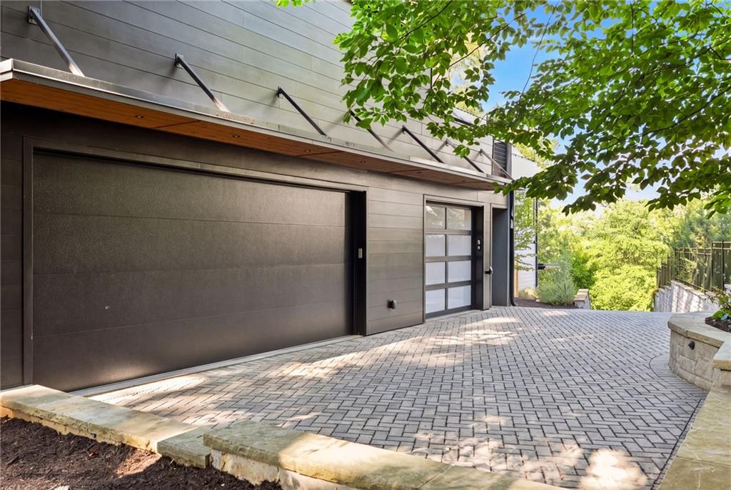1033 Reeder Circle NE