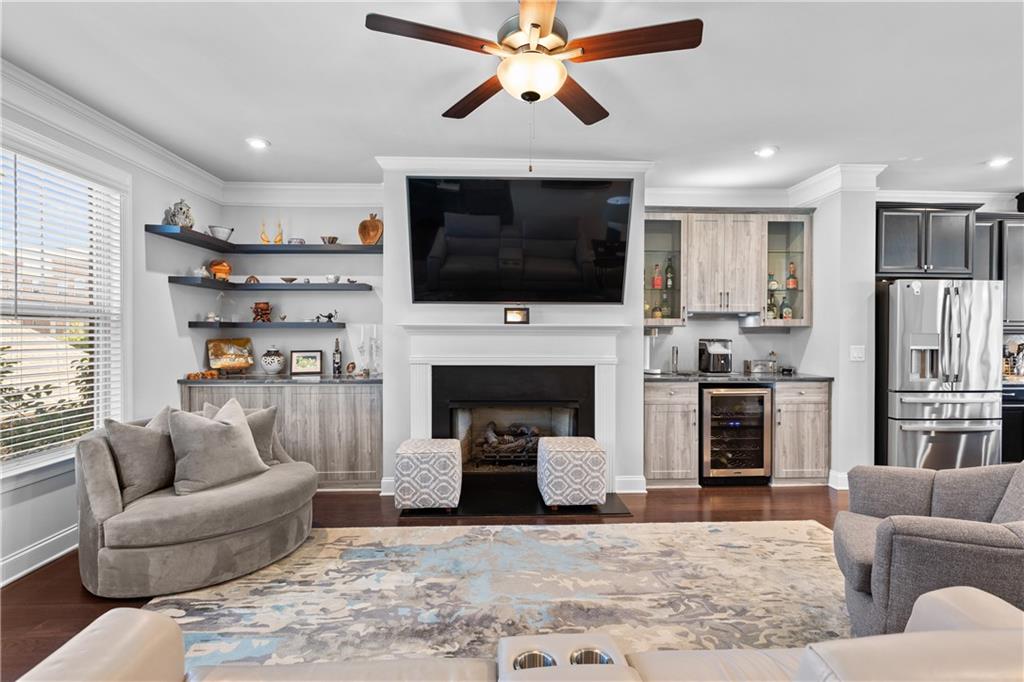 1774 Samantha Bend