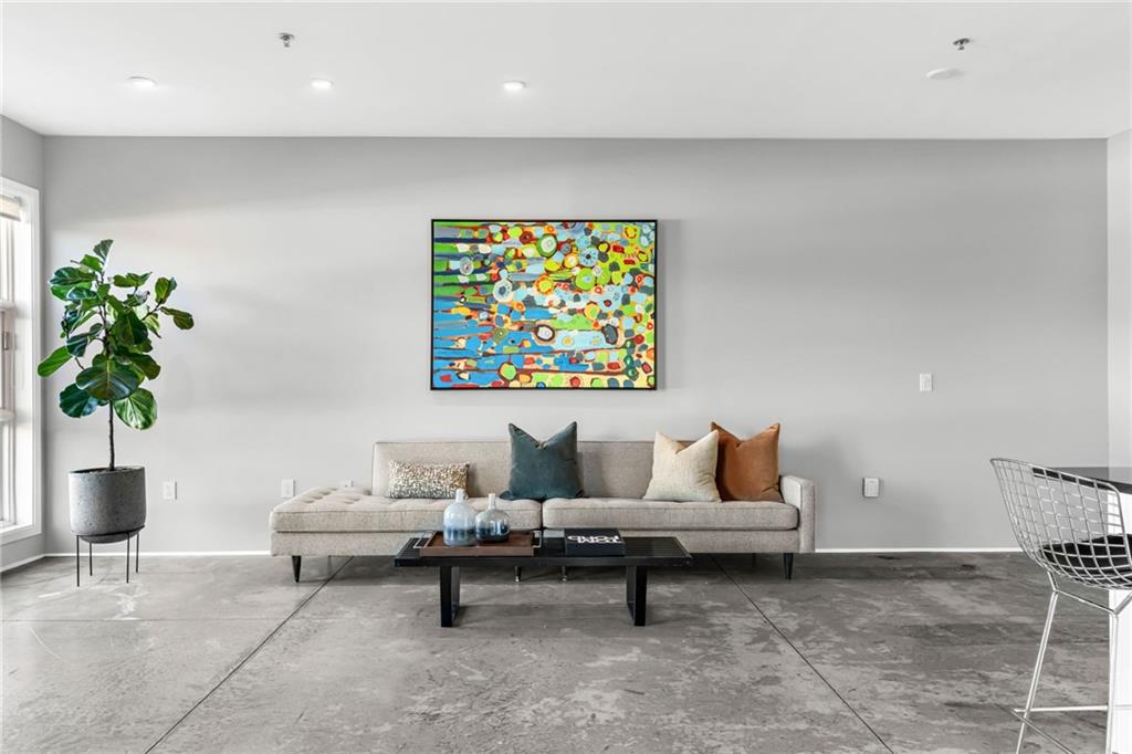 560 Dutch Valley Road NE Unit 2315