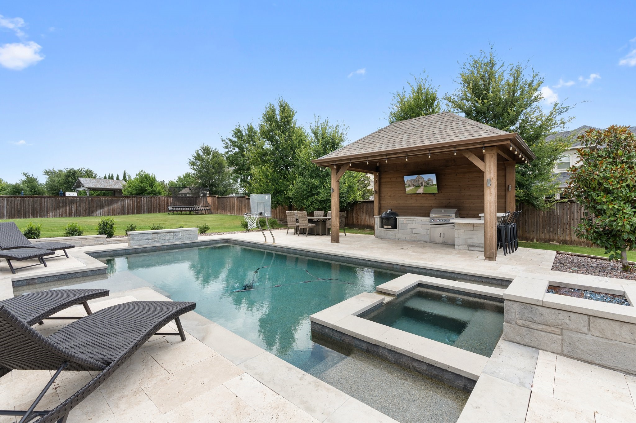 900 Evergreen Drive
