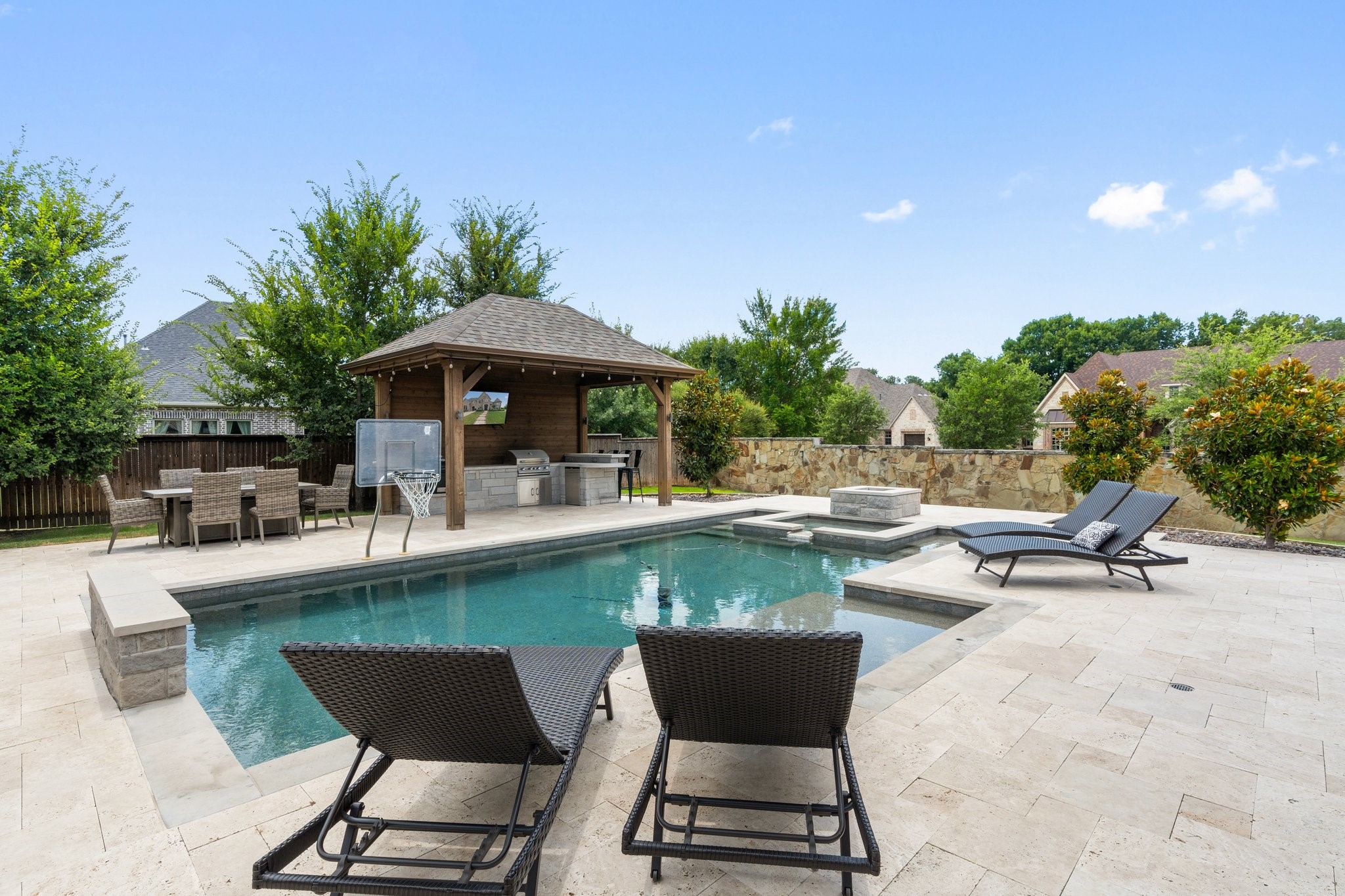 900 Evergreen Drive