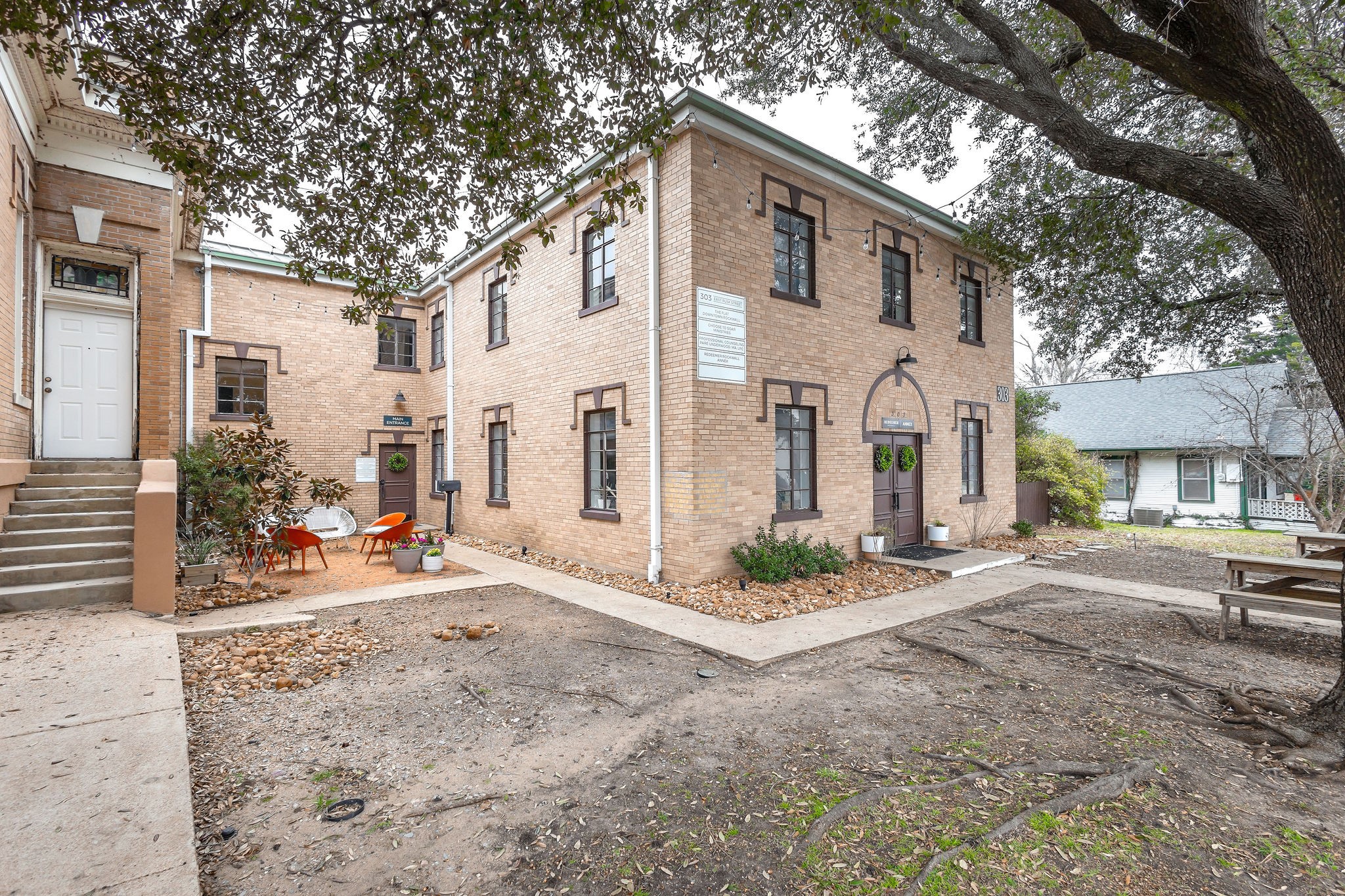 102 Fannin Street