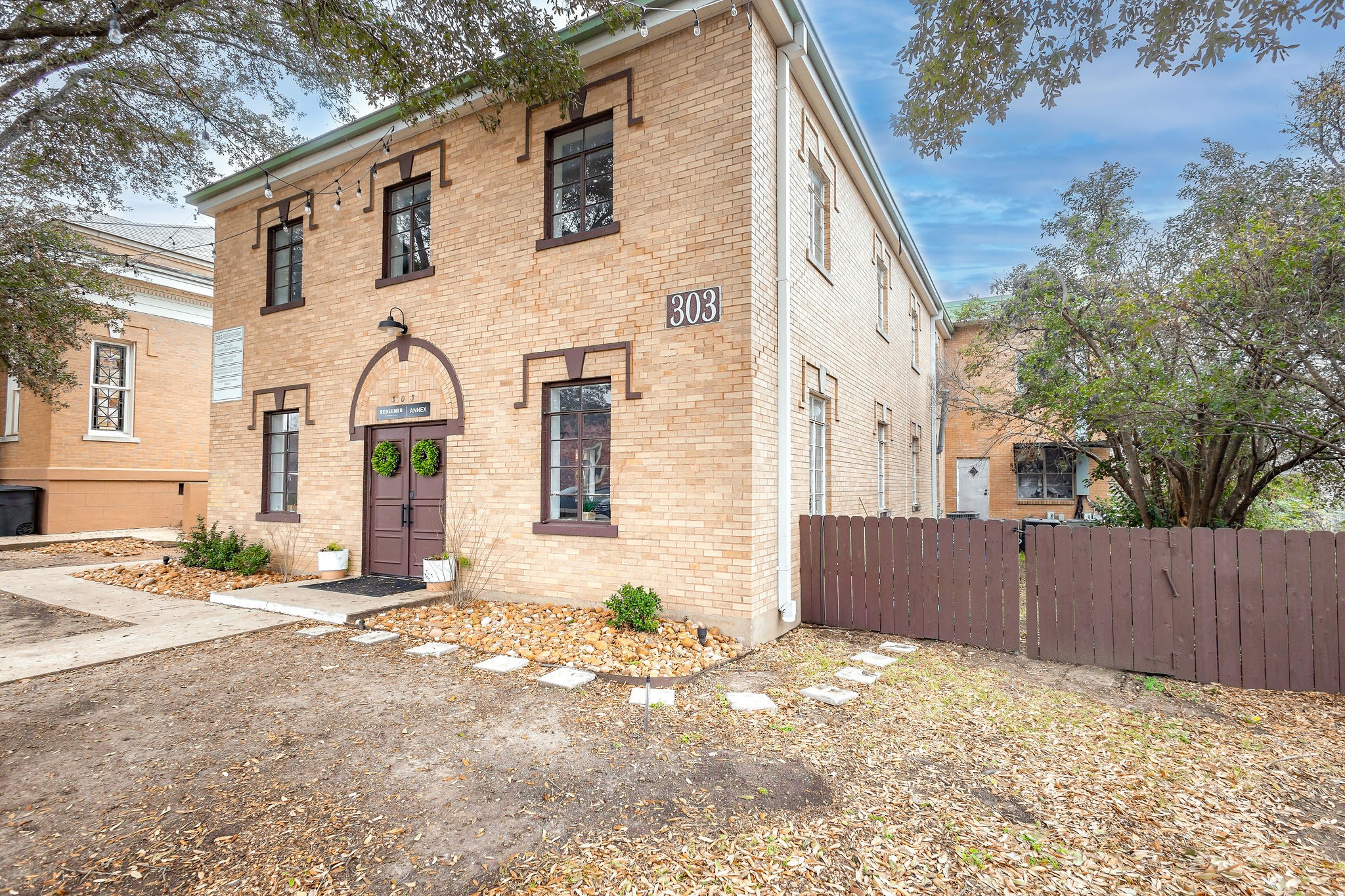 102 Fannin Street