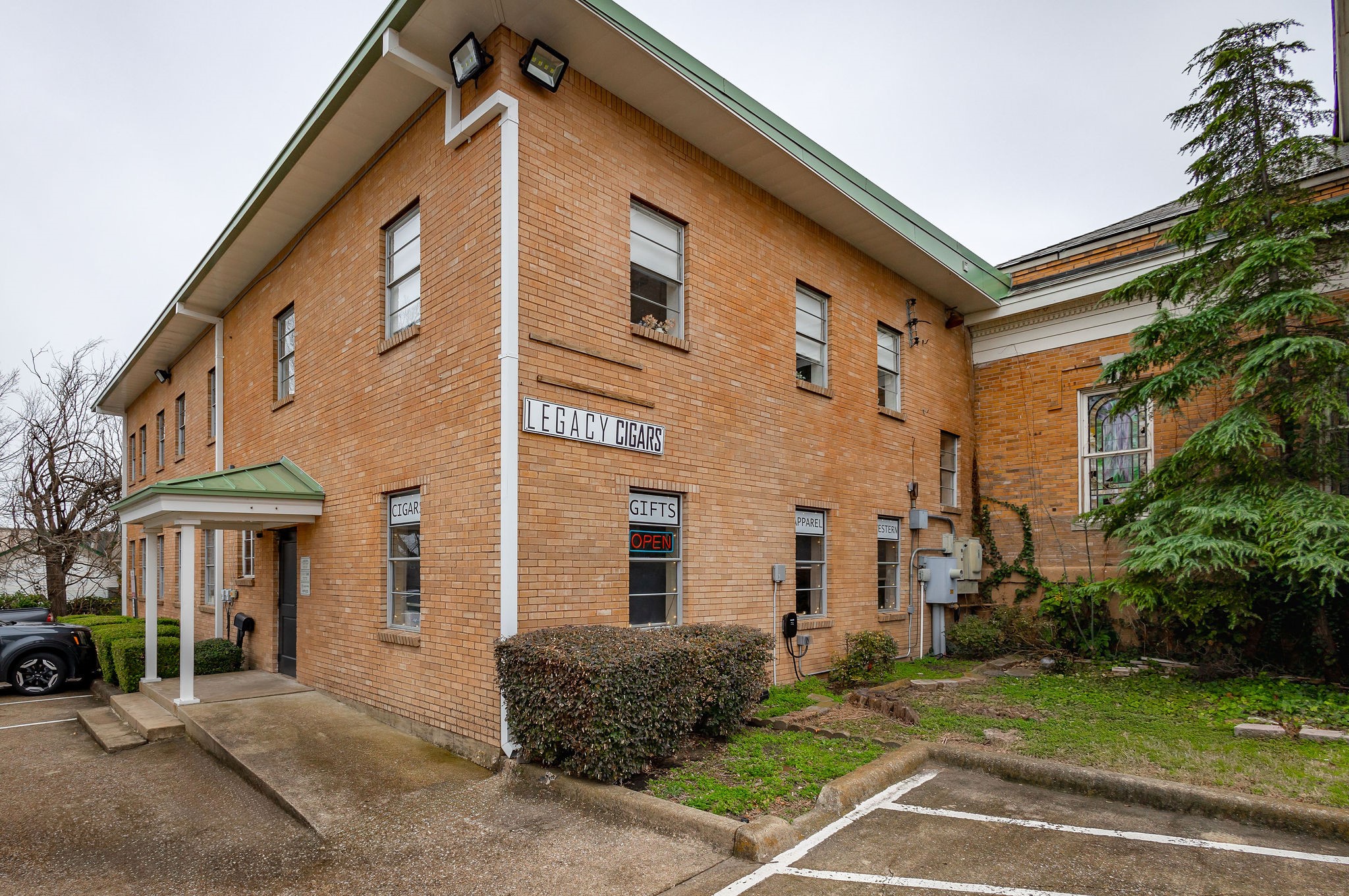 102 Fannin Street