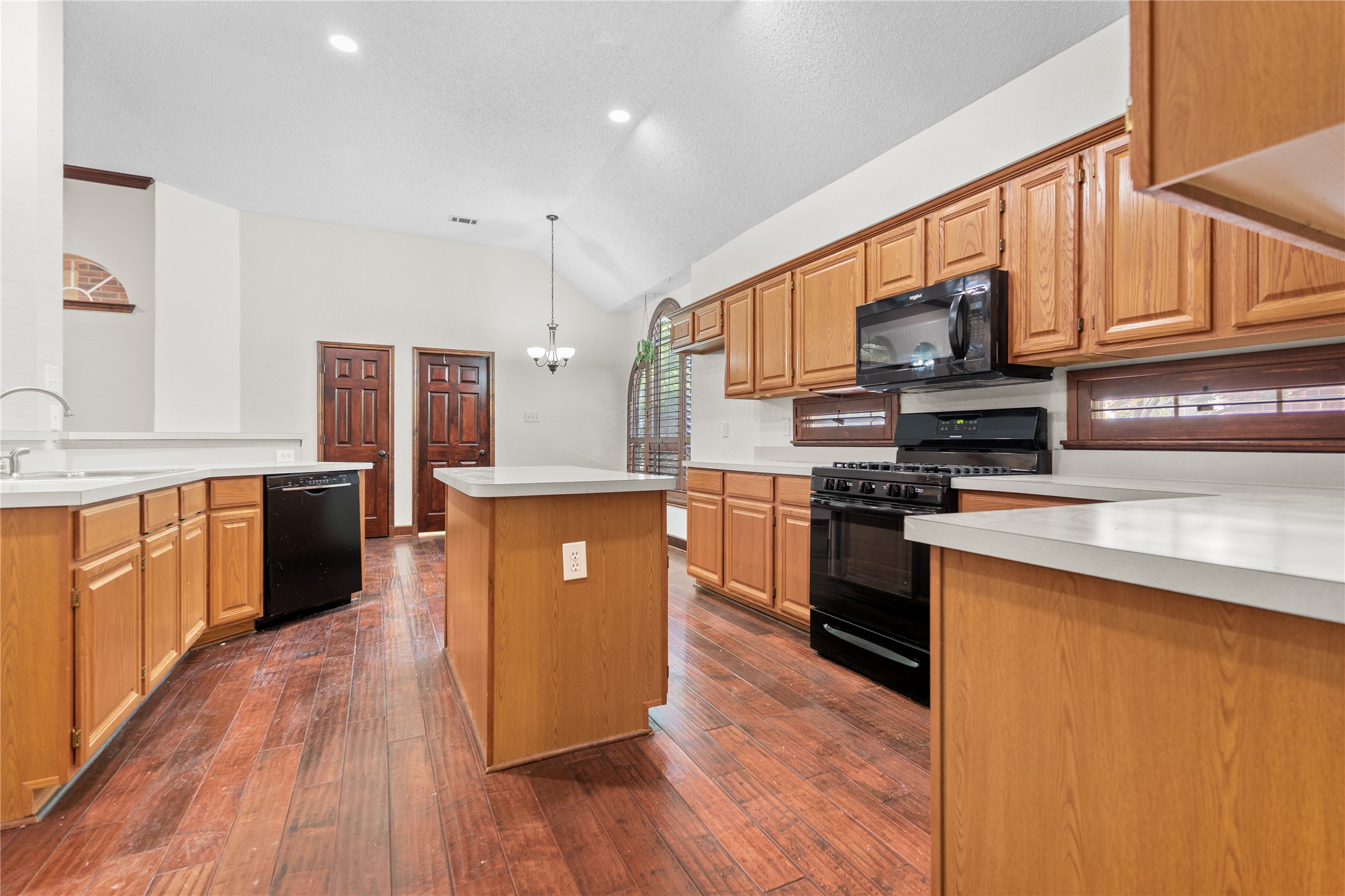 1001 Homestead Trail