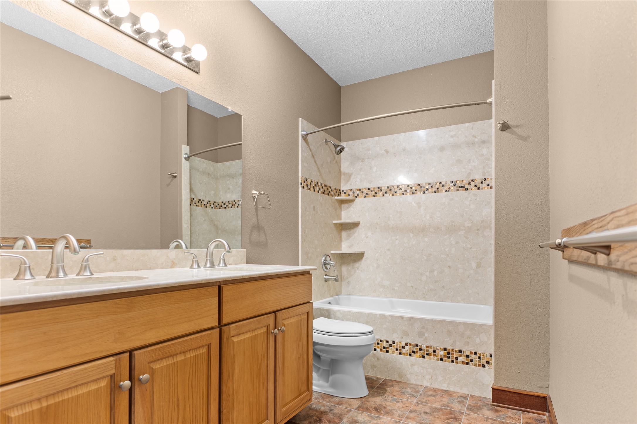 1001 Homestead Trail