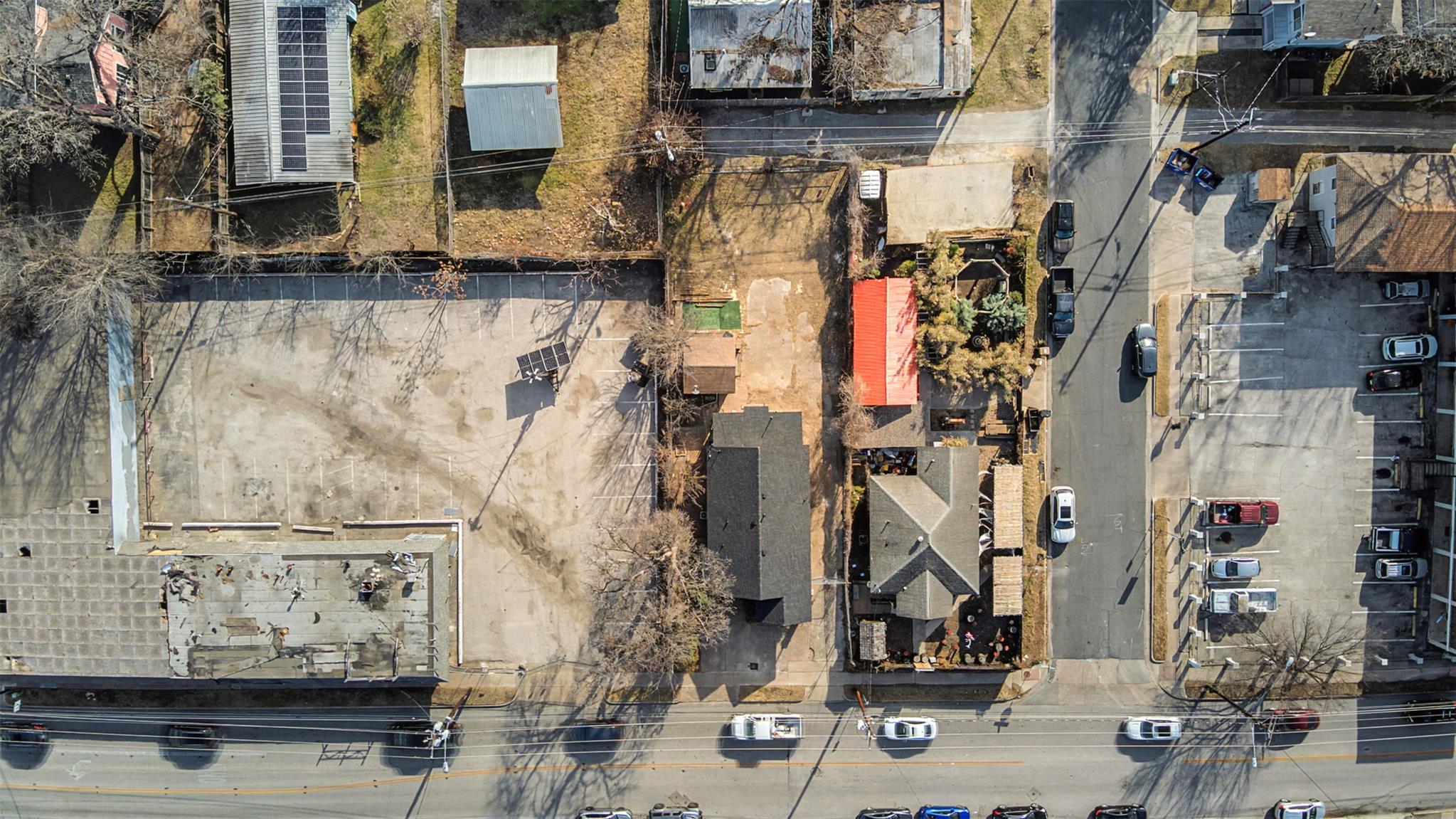 2703 E Cesar Chavez ST