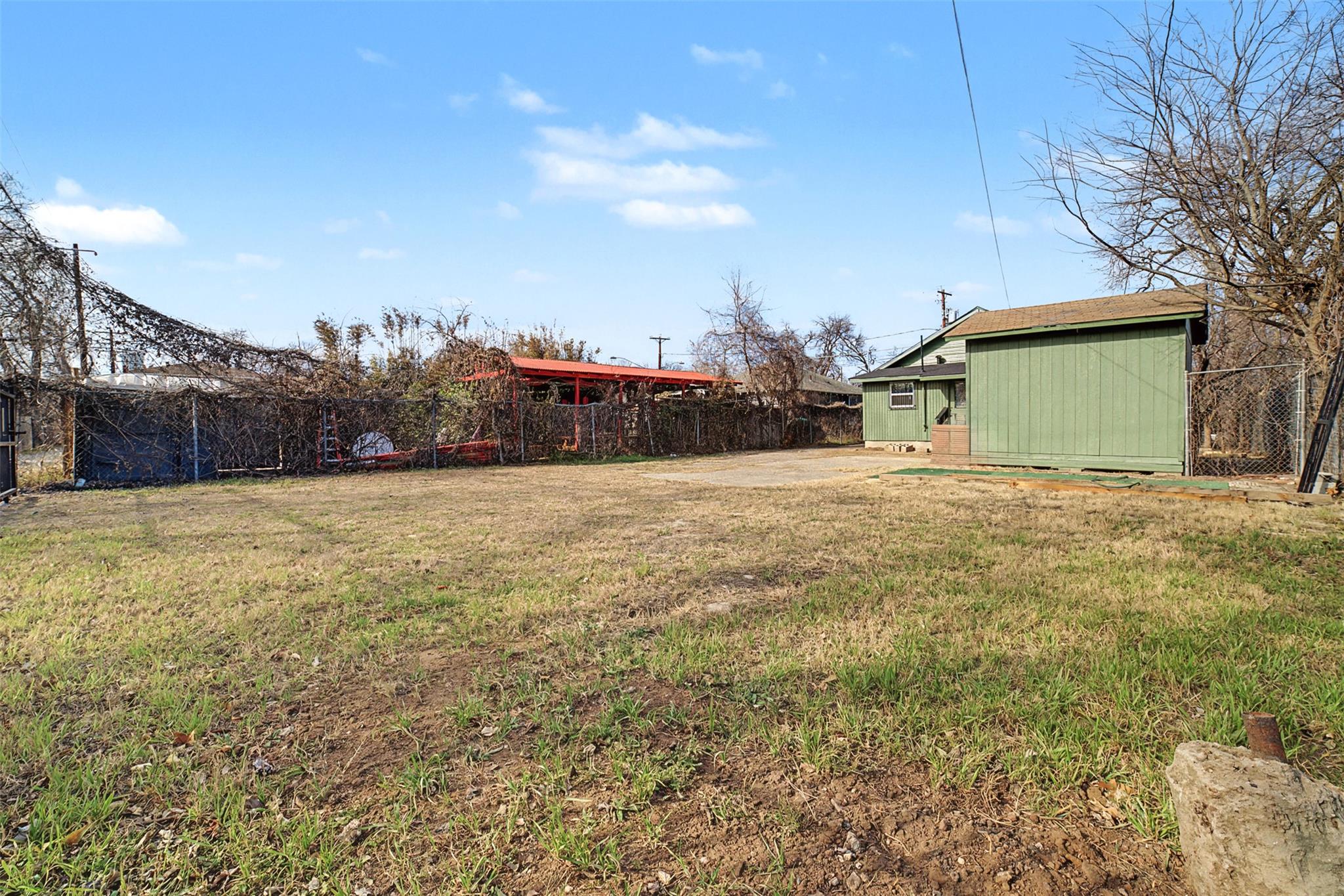 2703 E Cesar Chavez ST