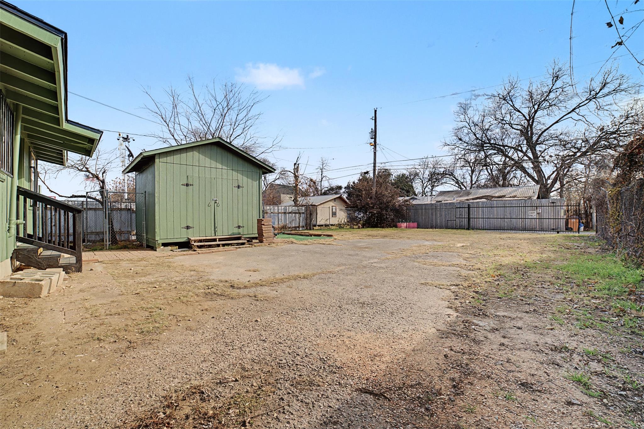 2703 E Cesar Chavez ST