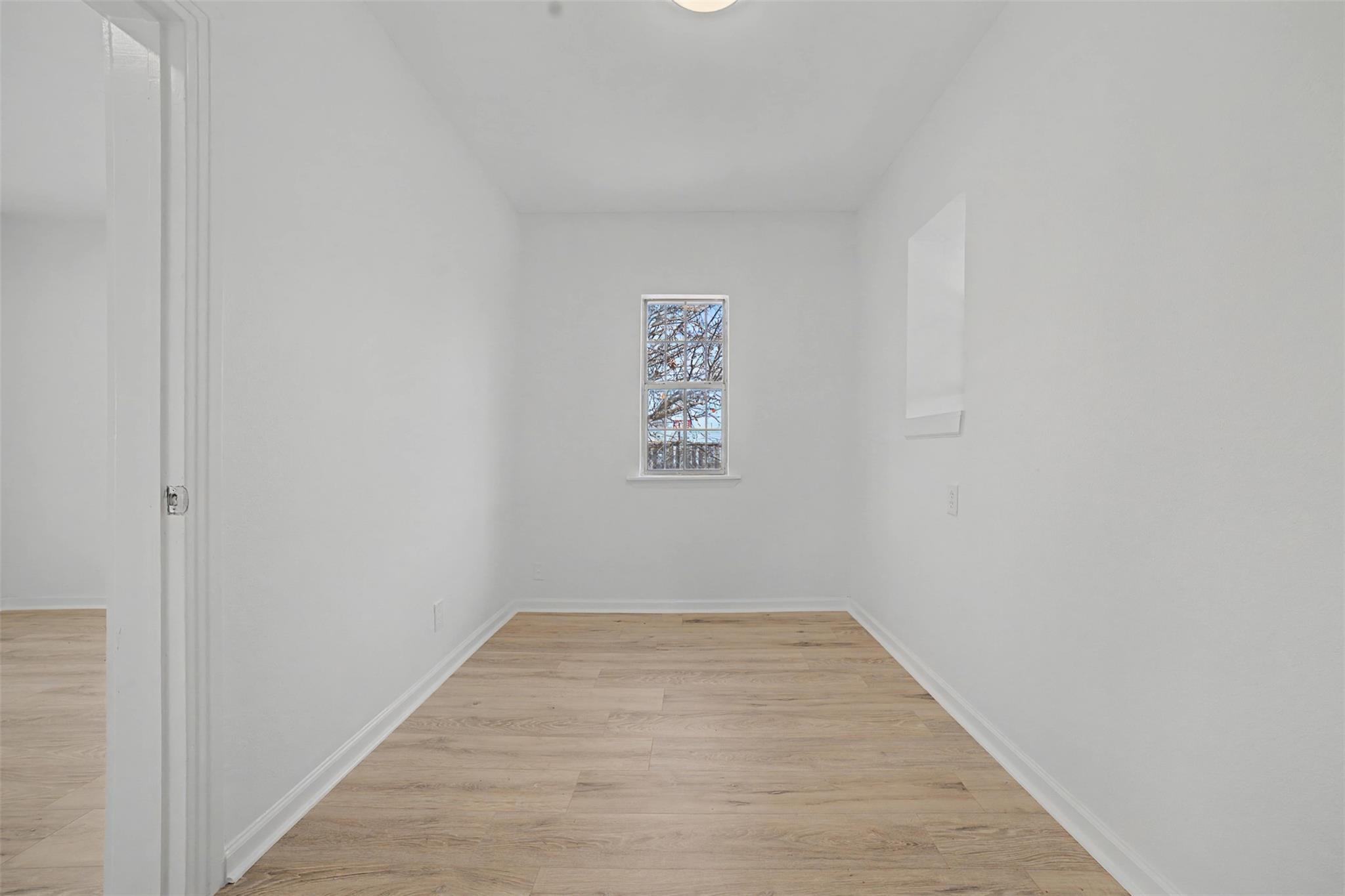 2703 E Cesar Chavez ST