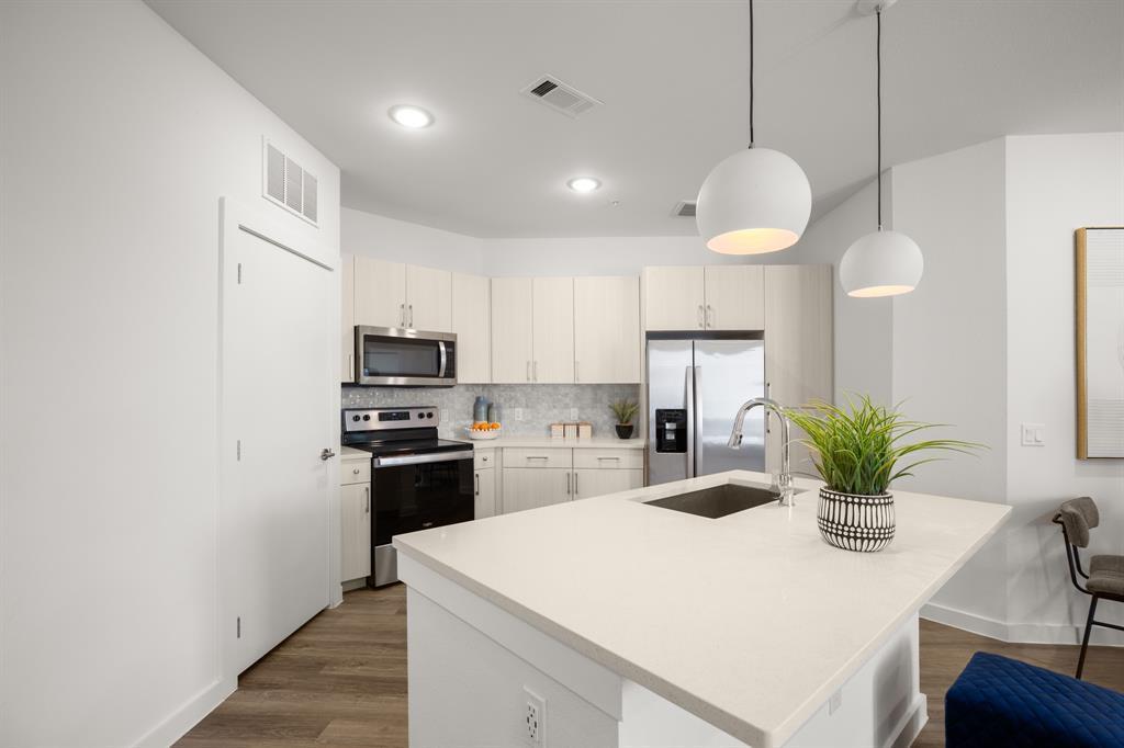6324 N Lamar BLVD # 419