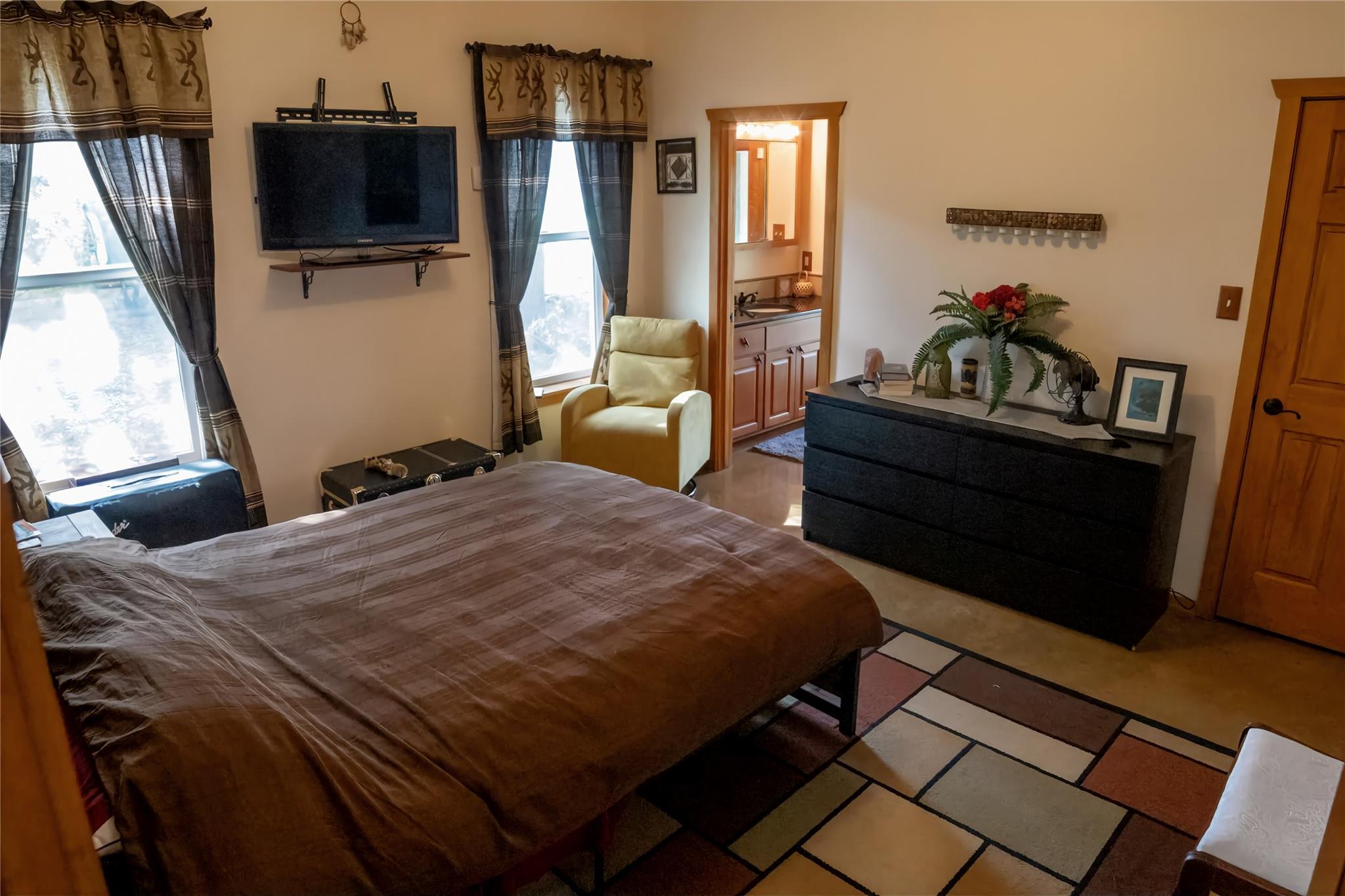 100 Mockingbird Hill LN