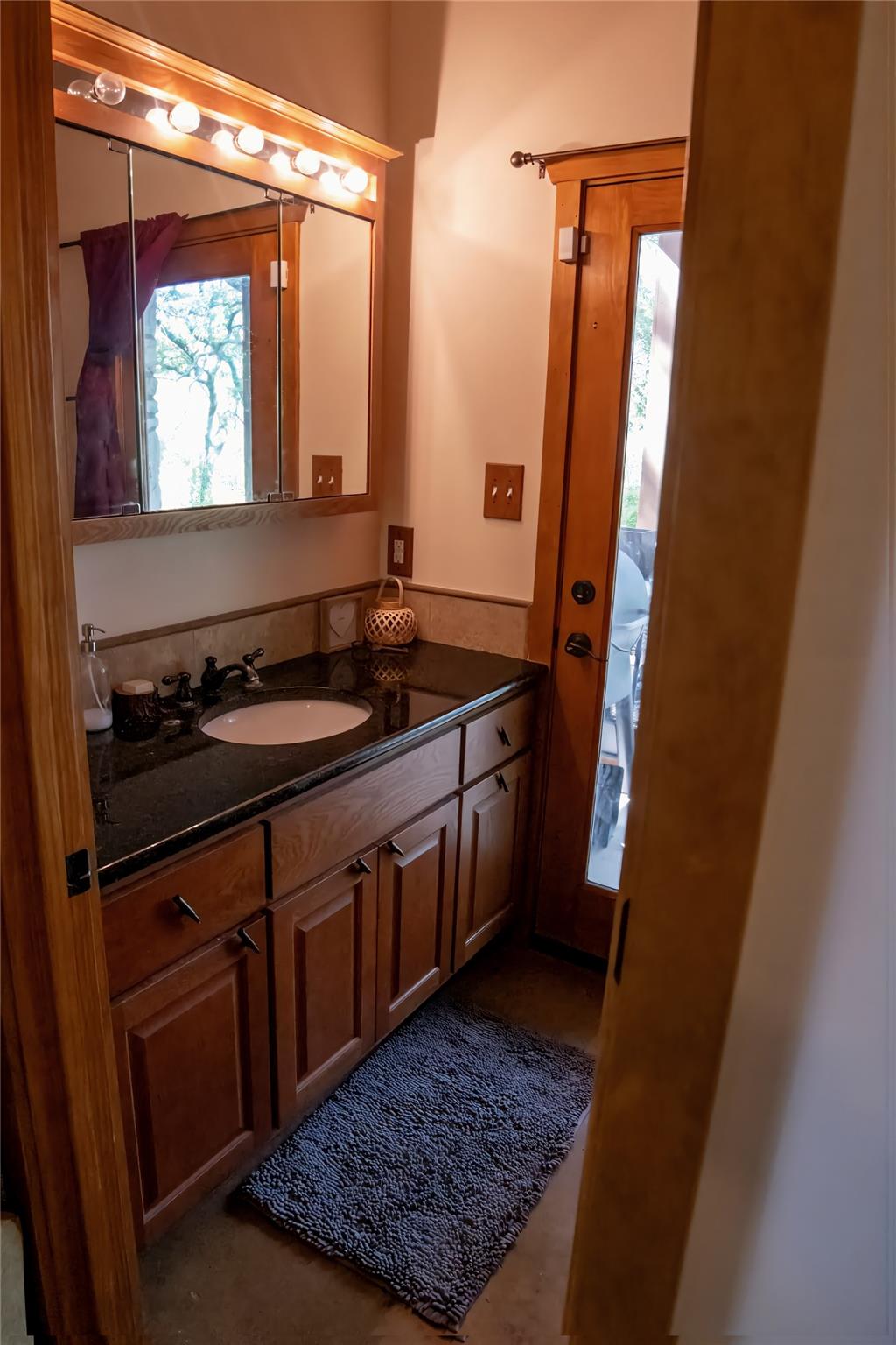 100 Mockingbird Hill LN