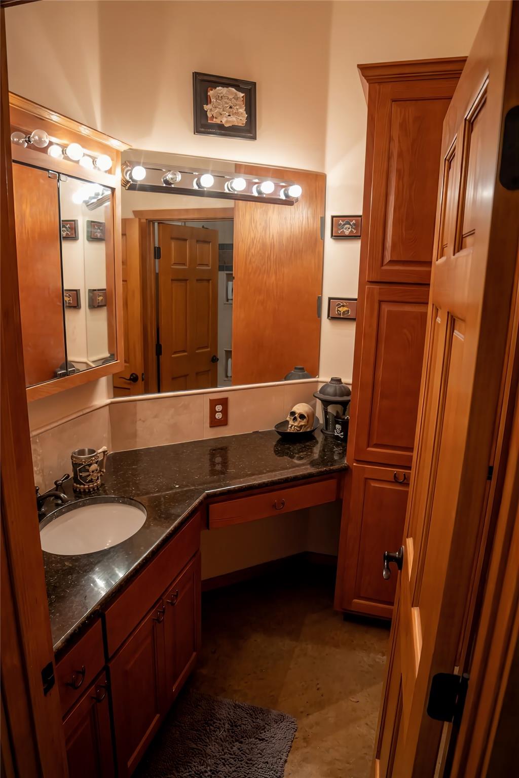 100 Mockingbird Hill LN