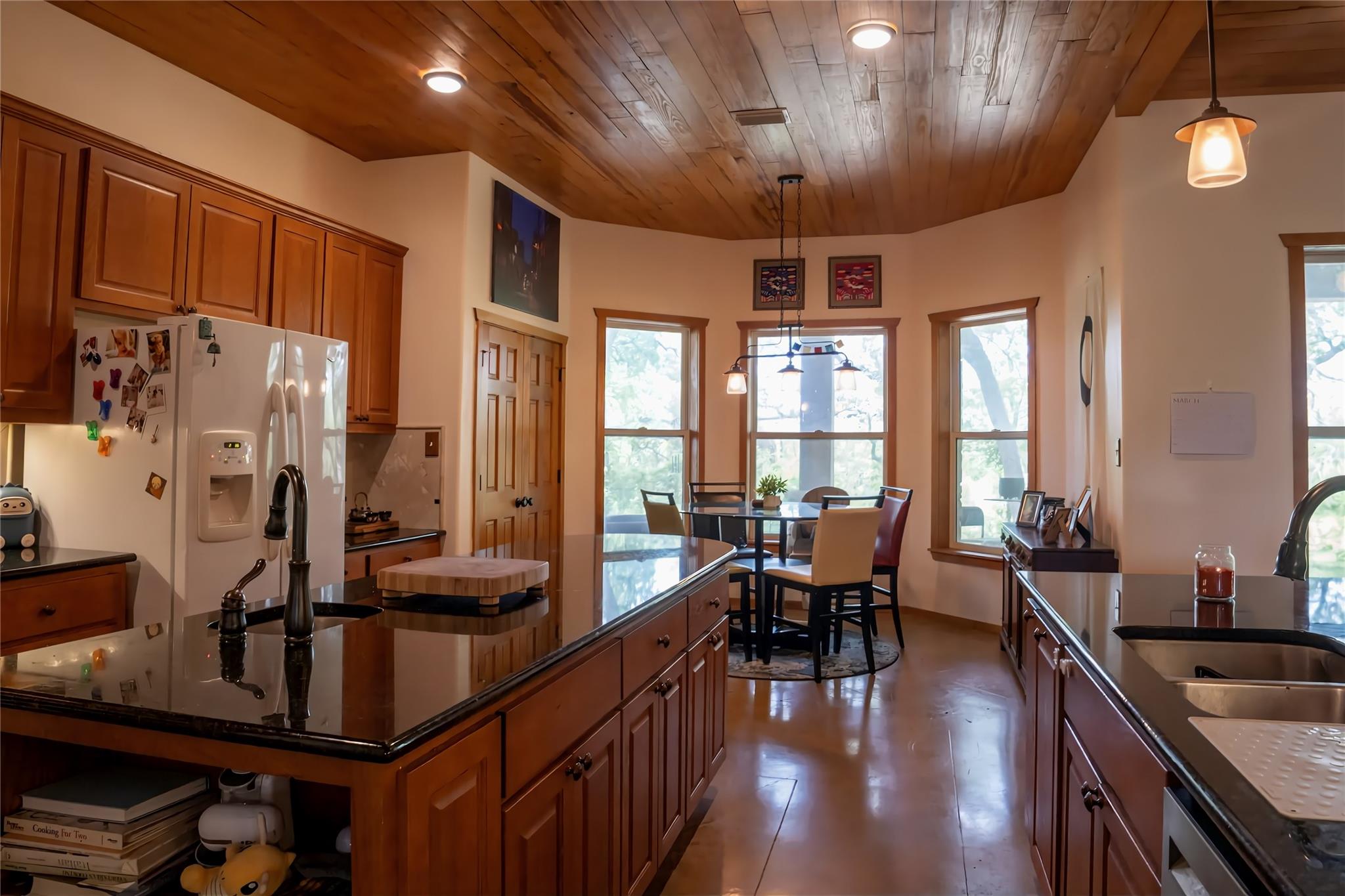 100 Mockingbird Hill LN