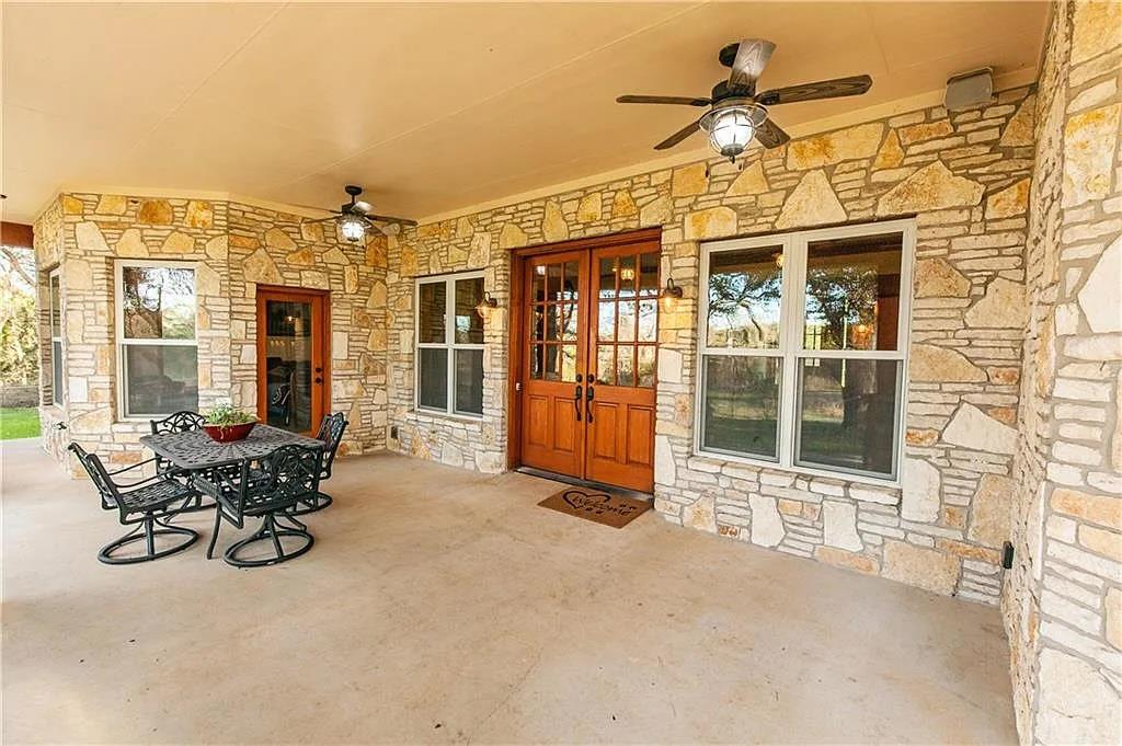 100 Mockingbird Hill LN