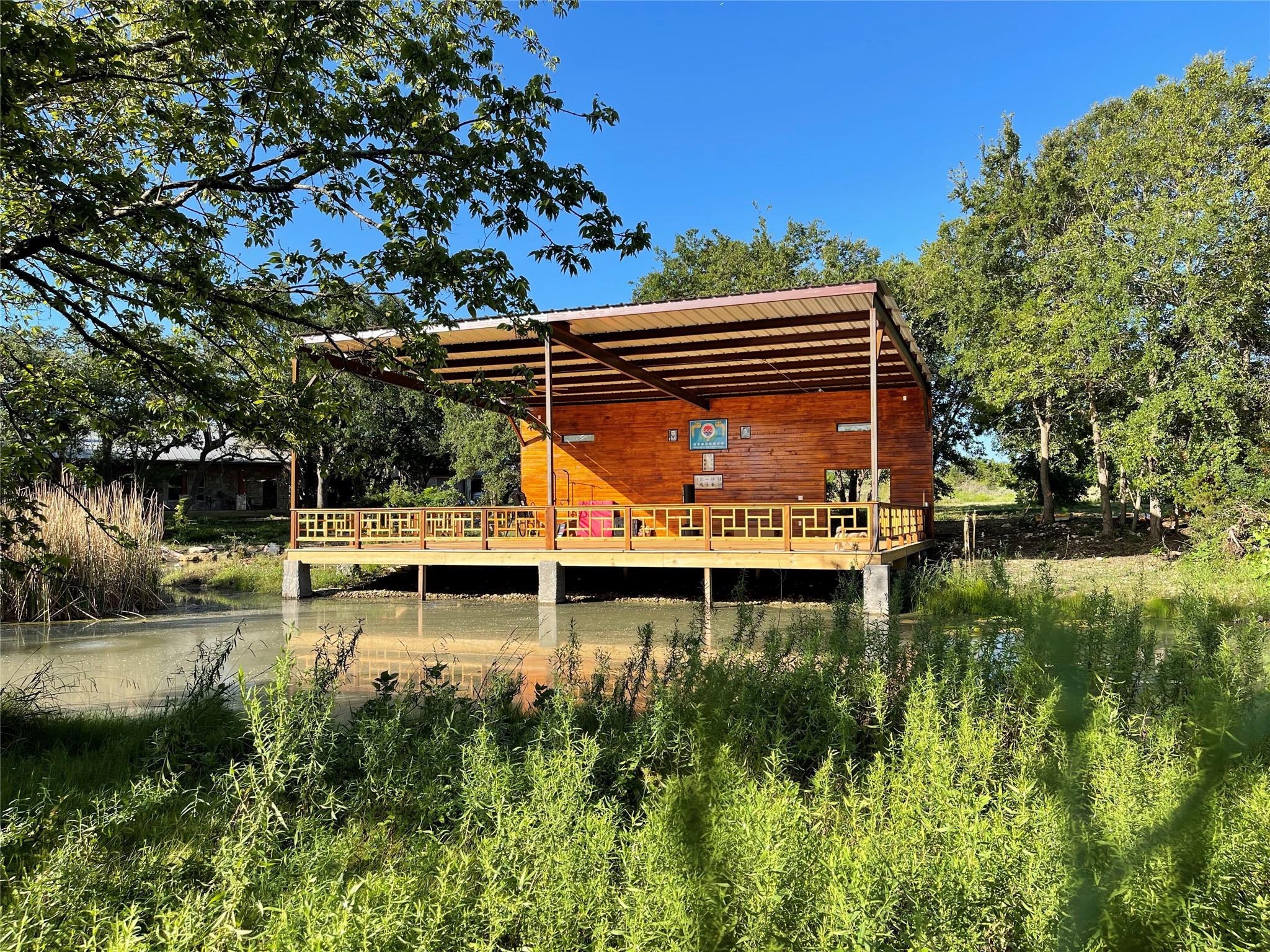 100 Mockingbird Hill LN