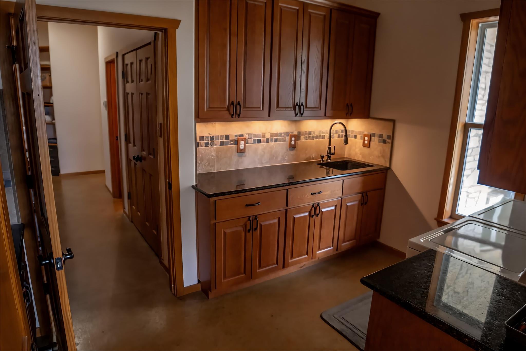 100 Mockingbird Hill LN