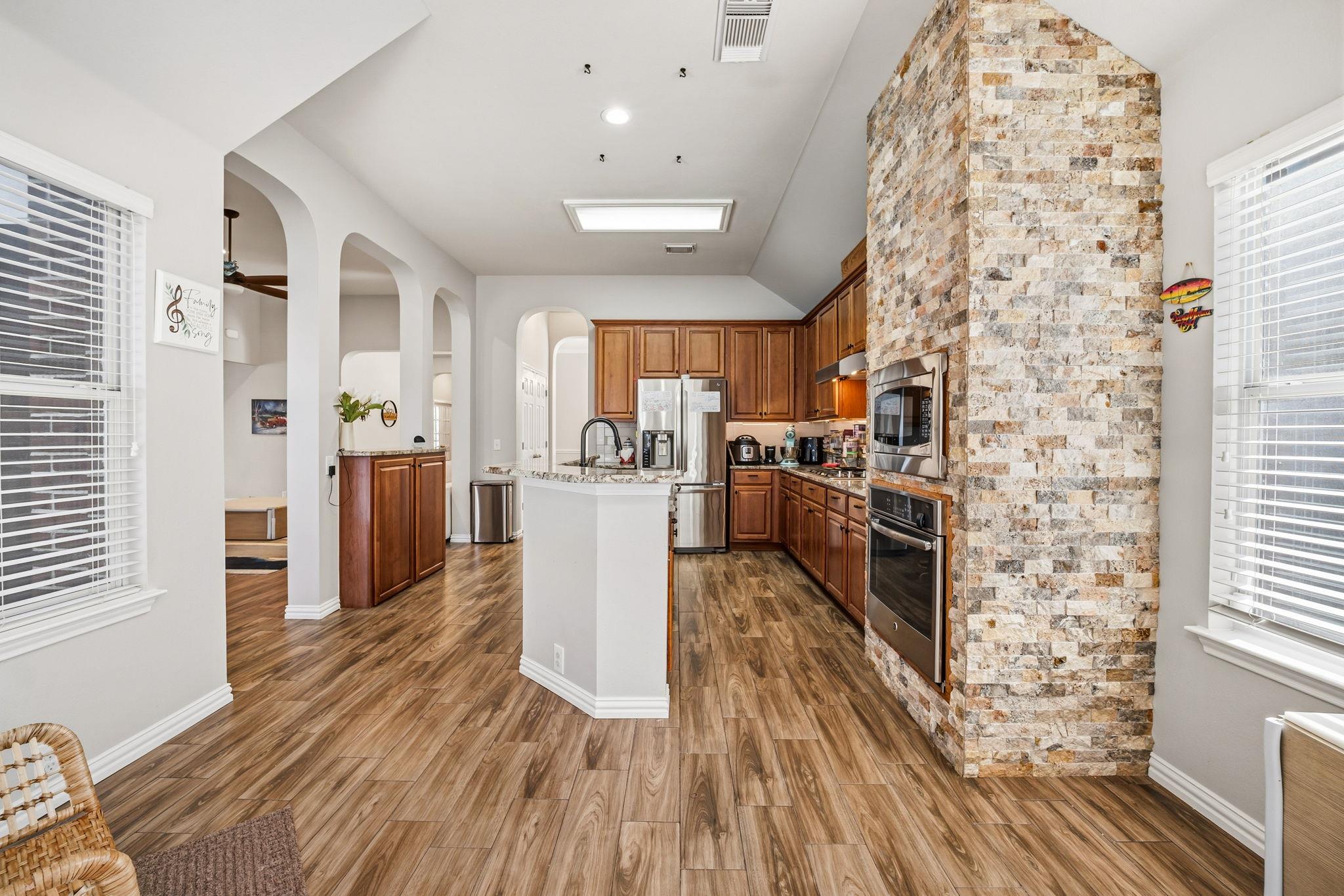 2112 Bandera PATH