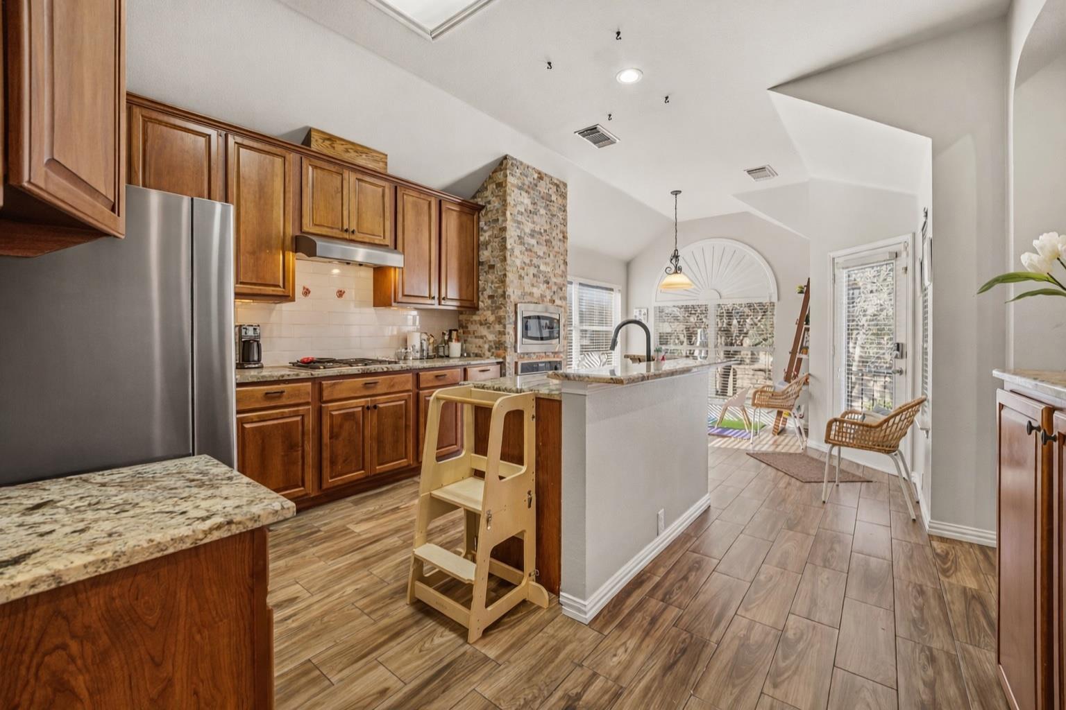 2112 Bandera PATH