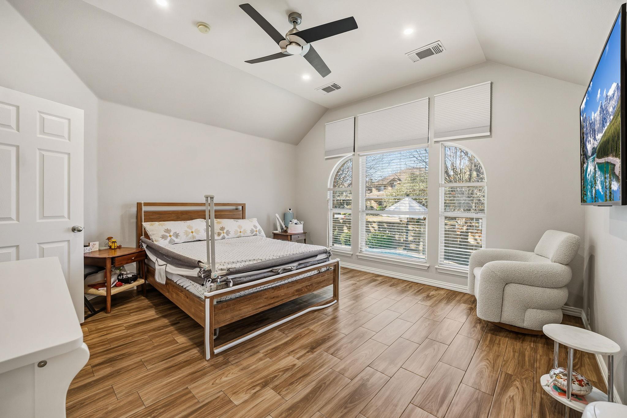 2112 Bandera PATH