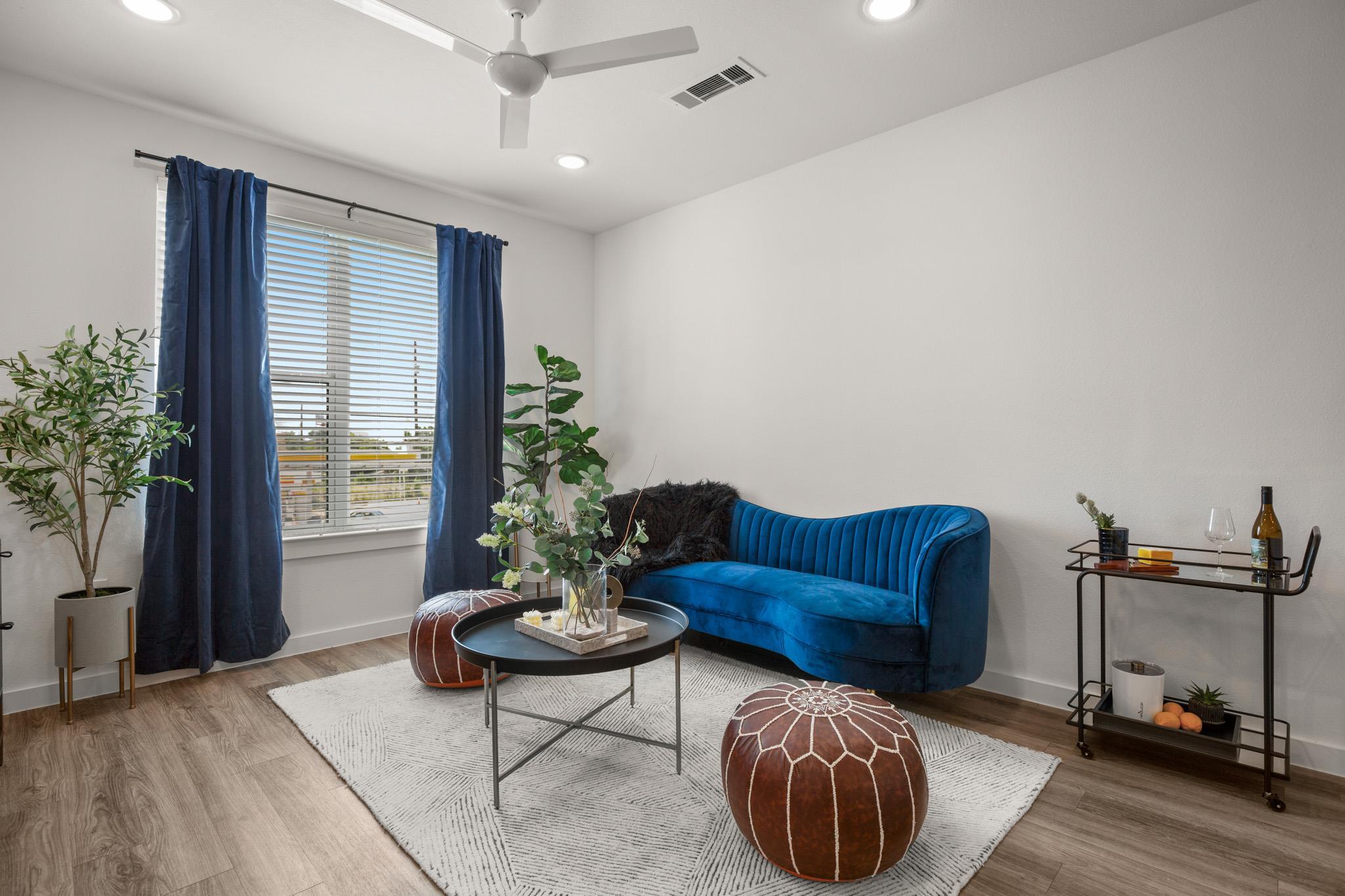 6324 N Lamar BLVD # 213