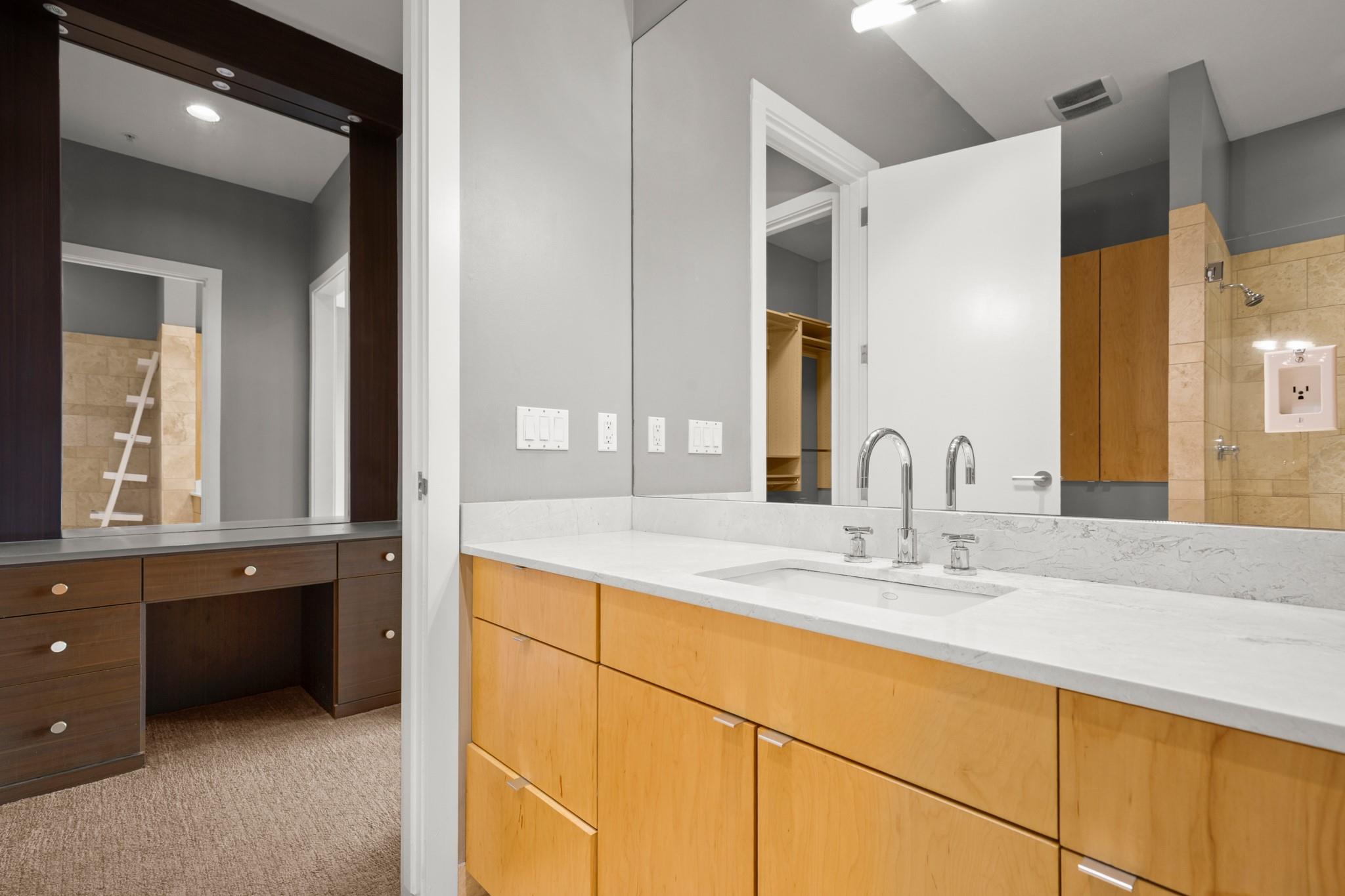 555 E 5th ST # 2901