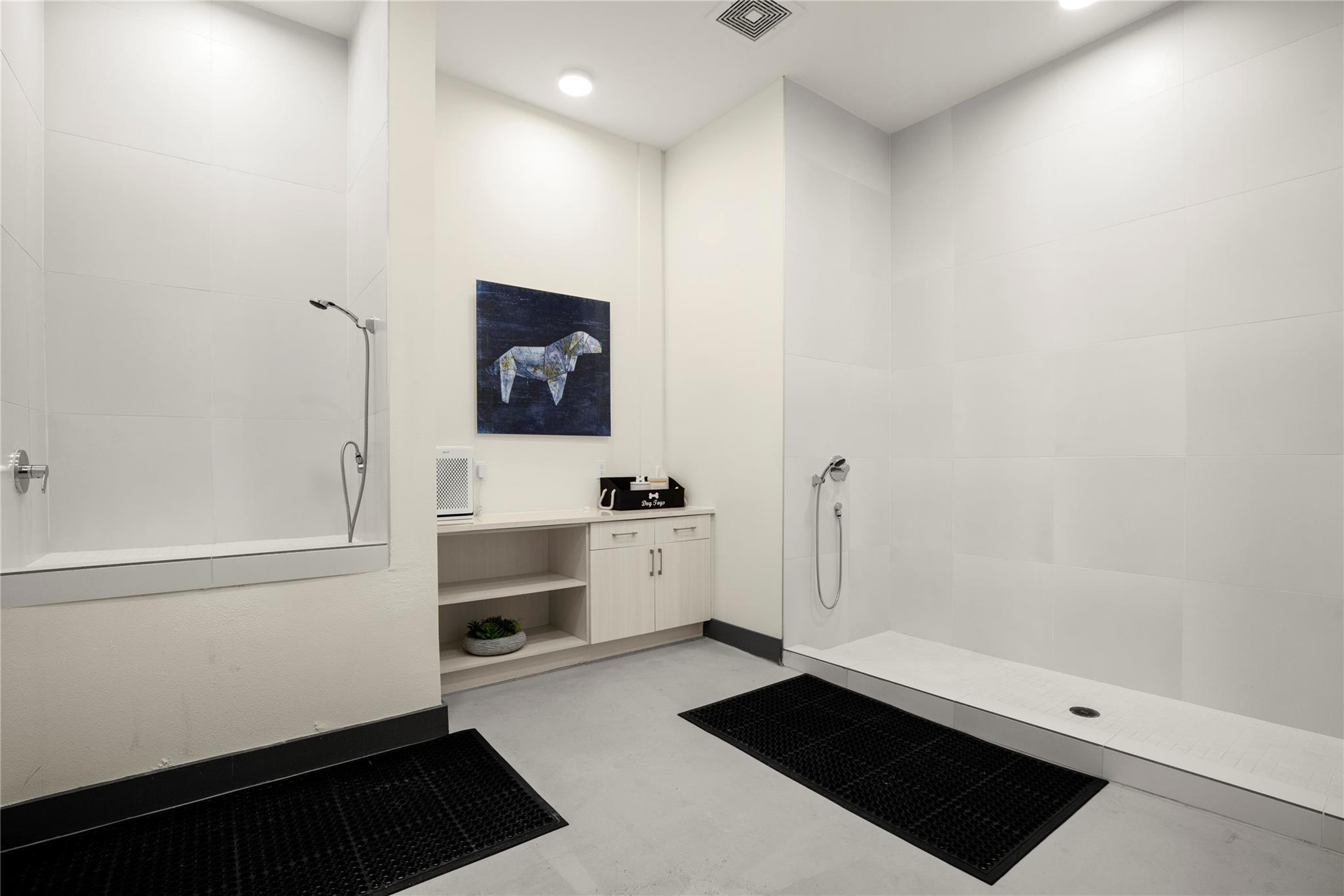 6324 N Lamar BLVD # 206