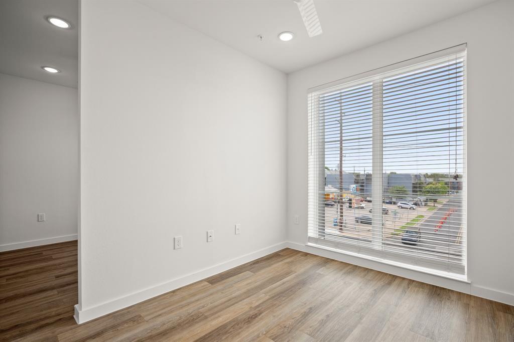 6324 N Lamar BLVD # 206