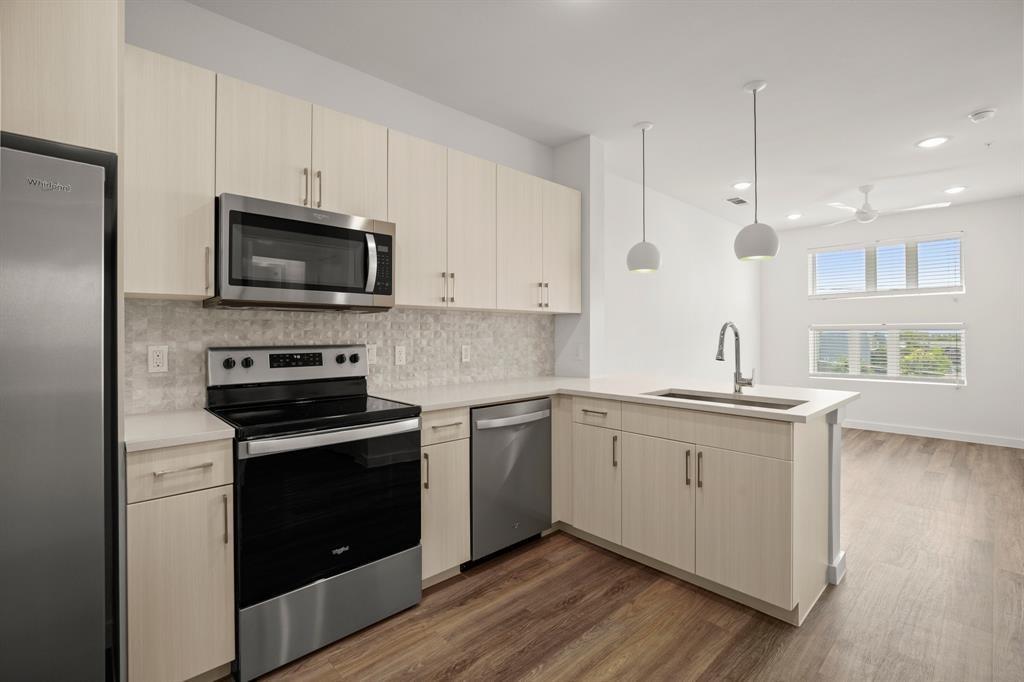 6324 N Lamar BLVD # 206