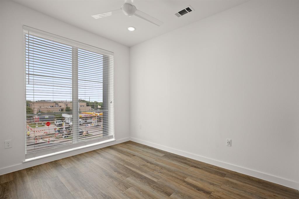 6324 N Lamar BLVD # 206