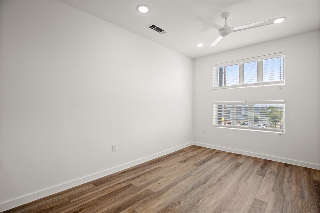 6324 N Lamar BLVD # 206