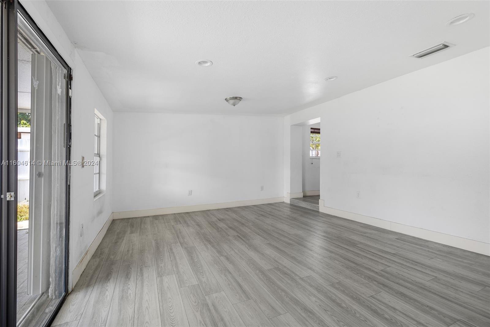 5050 SW 113th Ct