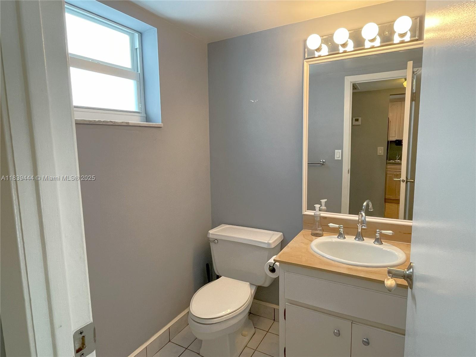 100 Edgewater Dr # 309