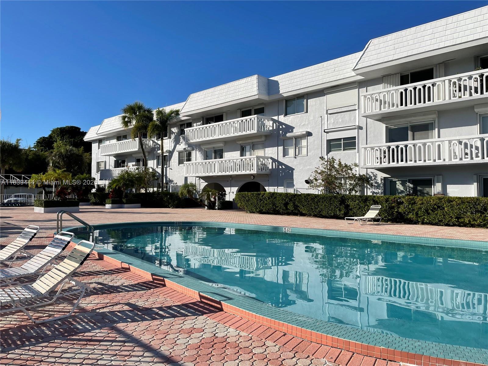 100 Edgewater Dr # 309