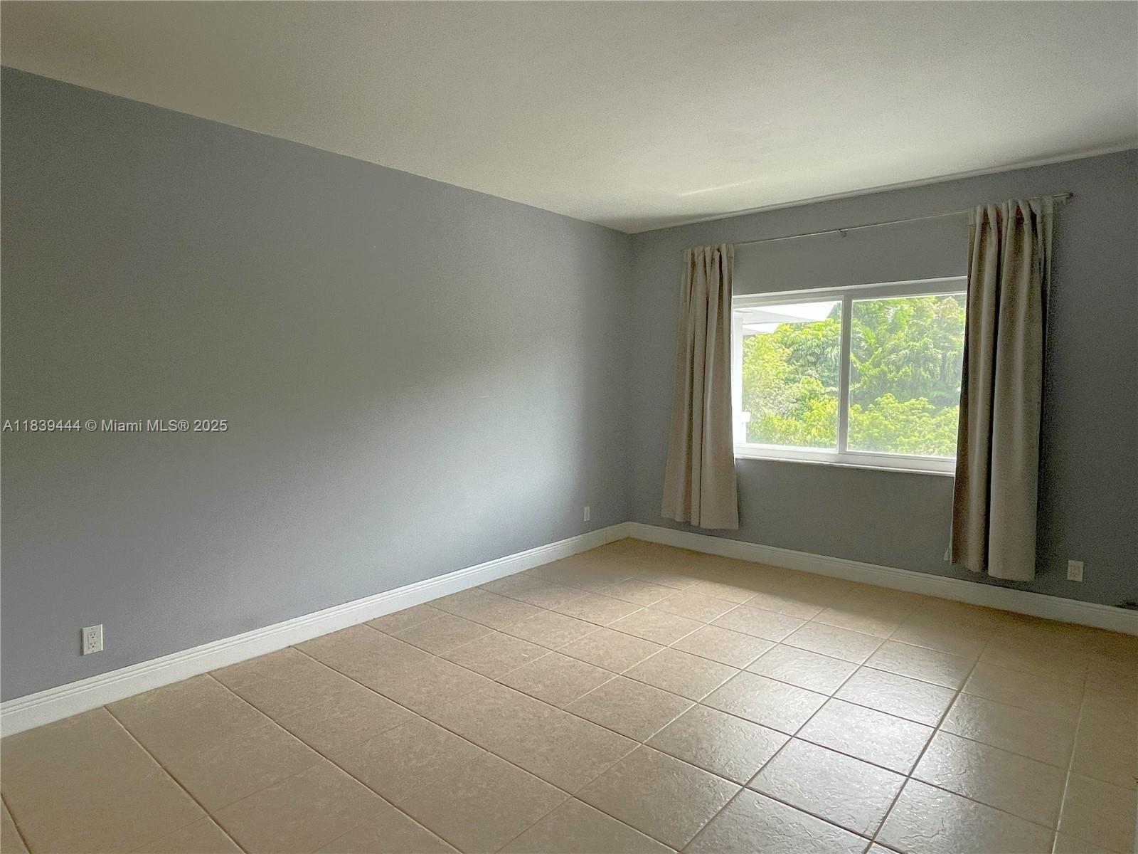 100 Edgewater Dr # 309