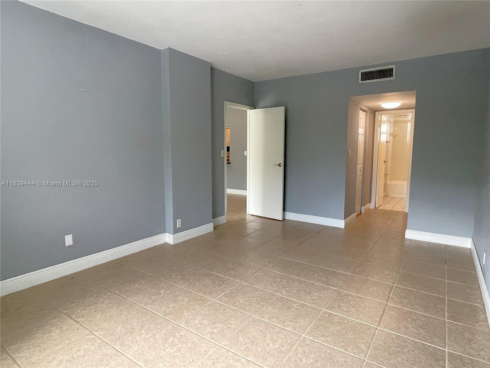 100 Edgewater Dr # 309