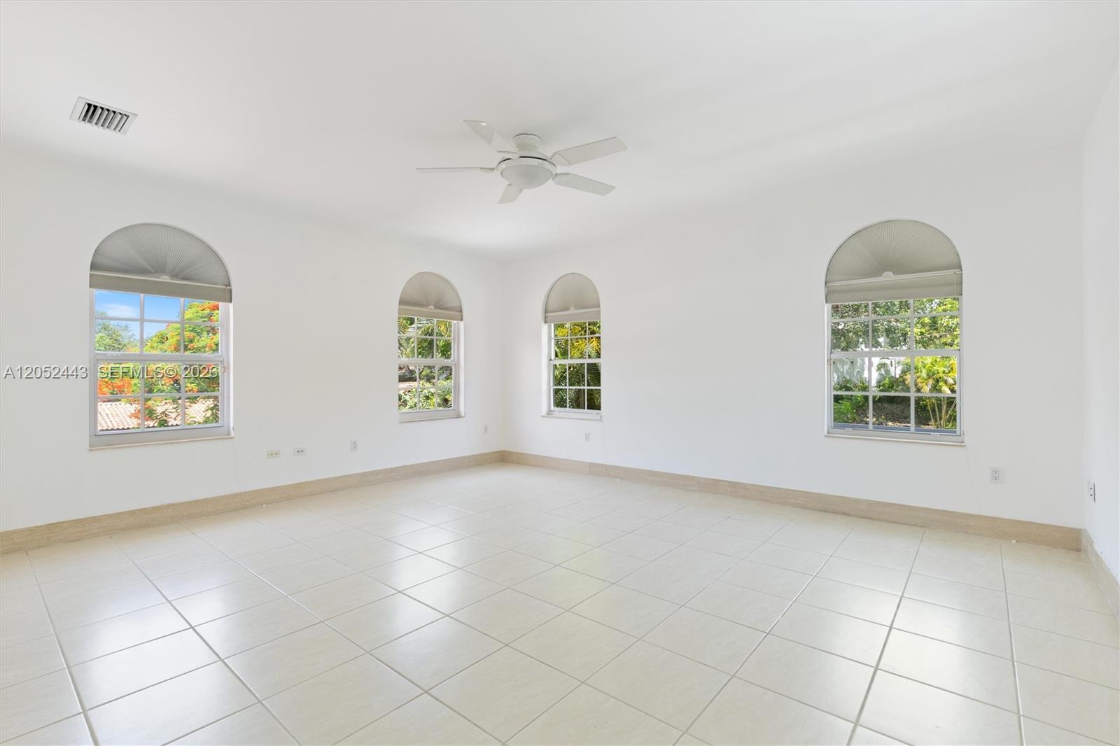 145 W Sunrise Ave