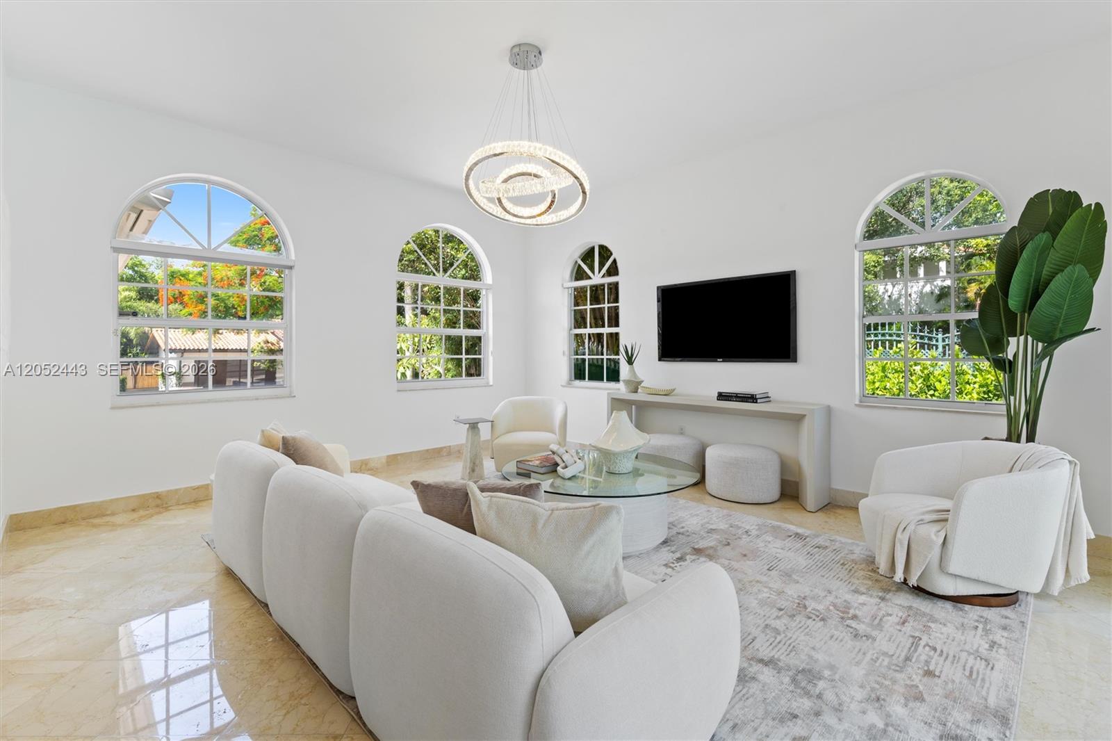 145 W Sunrise Ave