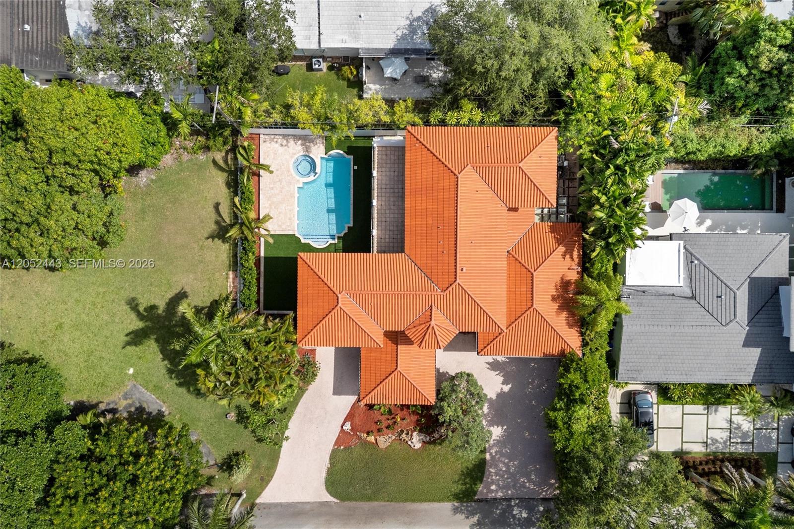 145 W Sunrise Ave