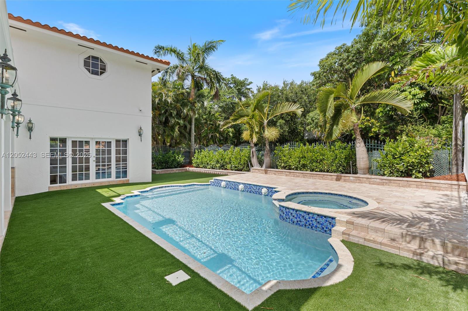 145 W Sunrise Ave