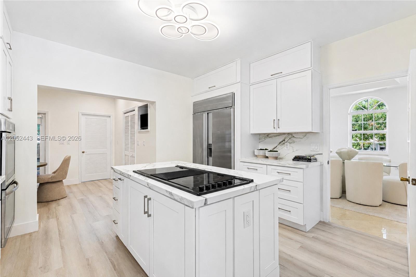 145 W Sunrise Ave
