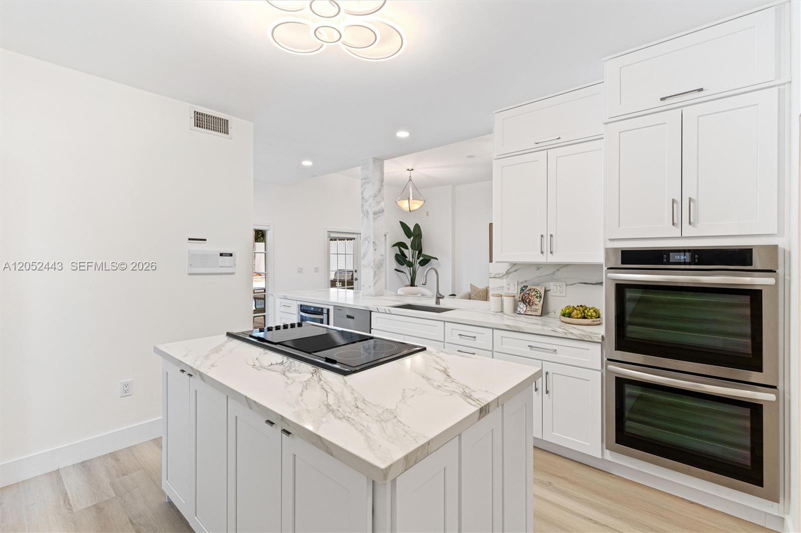 145 W Sunrise Ave