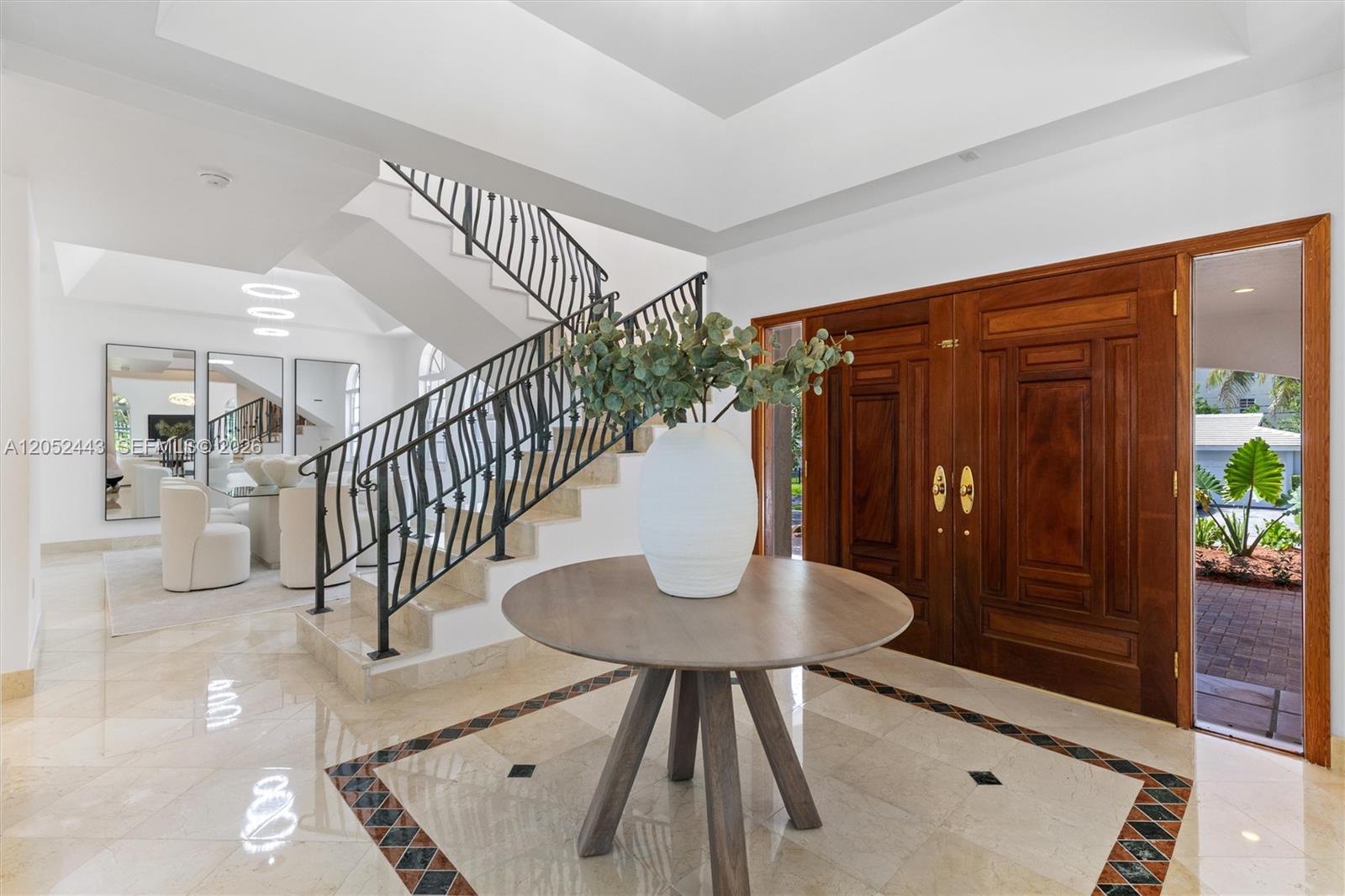 145 W Sunrise Ave
